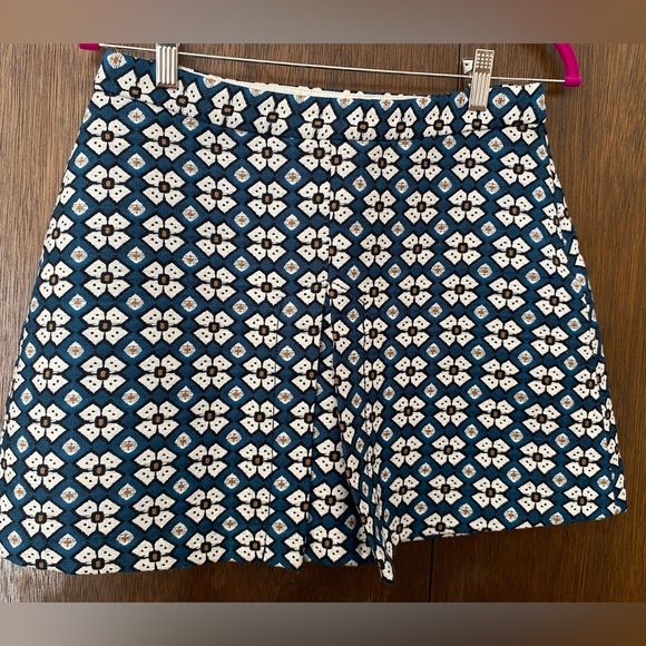 Zara mini skirt blue with white pattern (L) - Picture 2 of 10